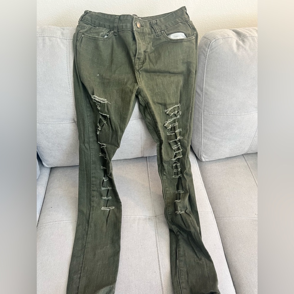 Size 9 army color skinny jeans